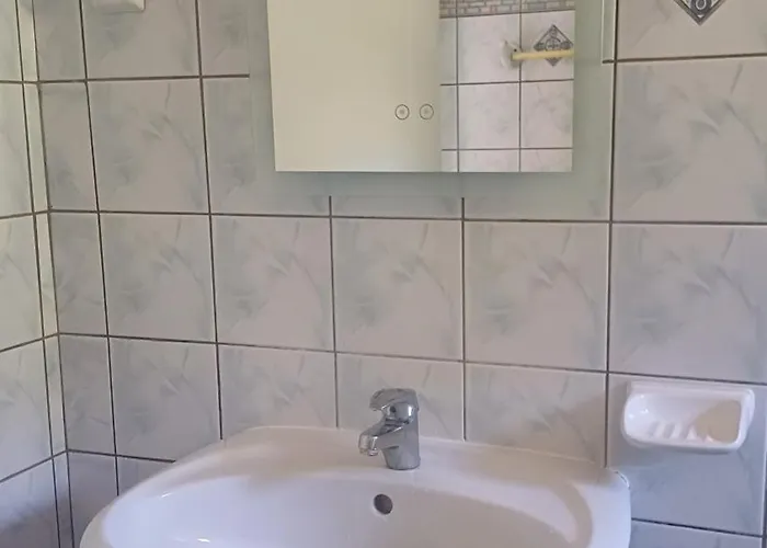 Captain's In Olive Grove