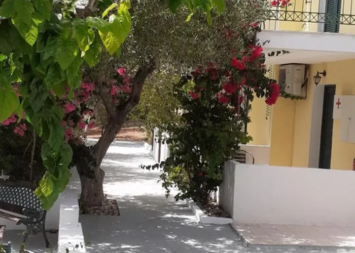 Captain's In Olive Grove * Mousata