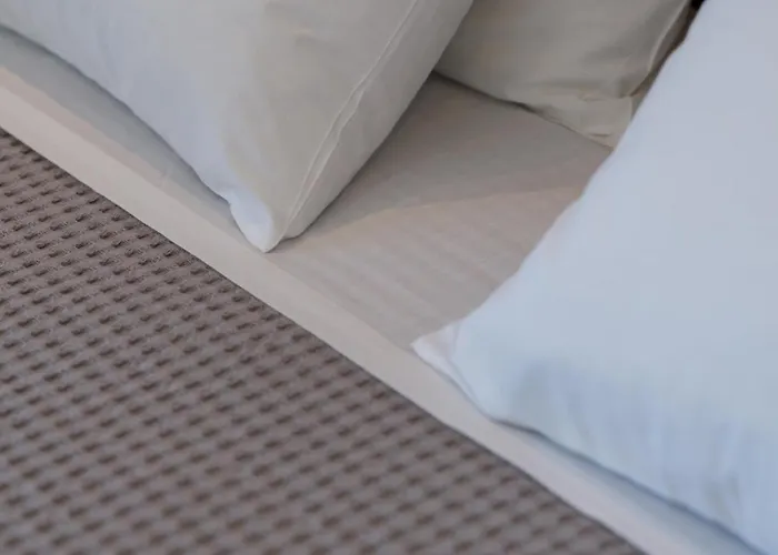 Captain's In Olive Grove