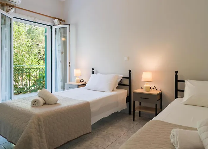 Captain's In Olive Grove *