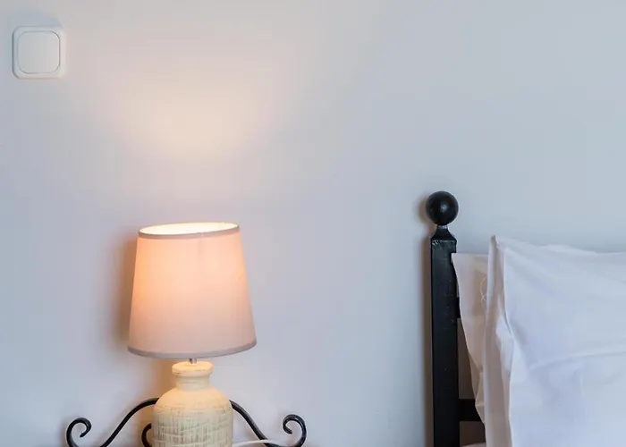 Captain's In Olive Grove * Mousata