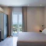Captain's In Olive Grove Appartement