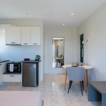 Captain's In Olive Grove * Mousata