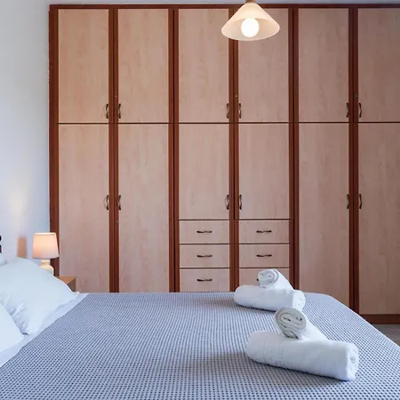 Captain's In Olive Grove *